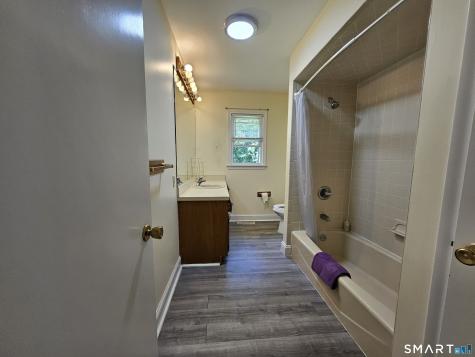 172 Country Hills Road Hamden CT 06514