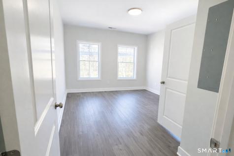 24 Glen Road Newtown CT 06482