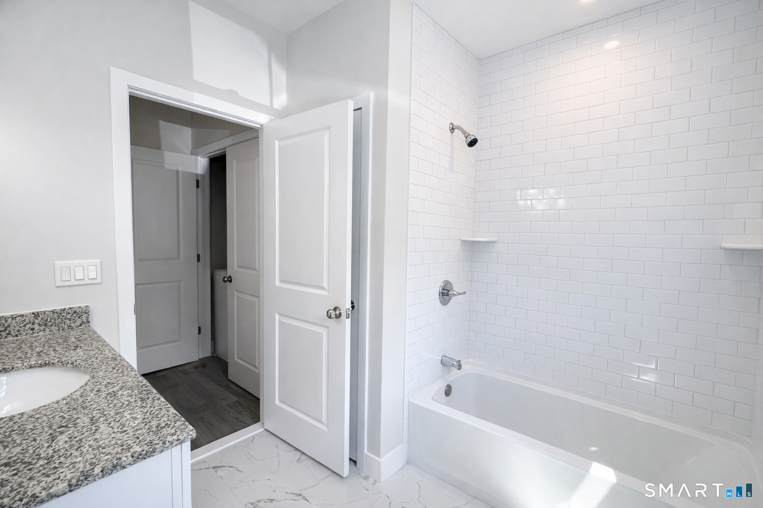 24 Glen Road Newtown CT 06482