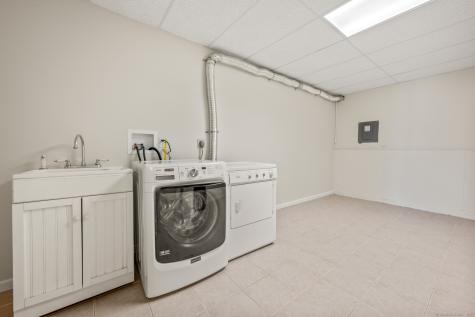250 Conestoga Way Glastonbury CT 06033
