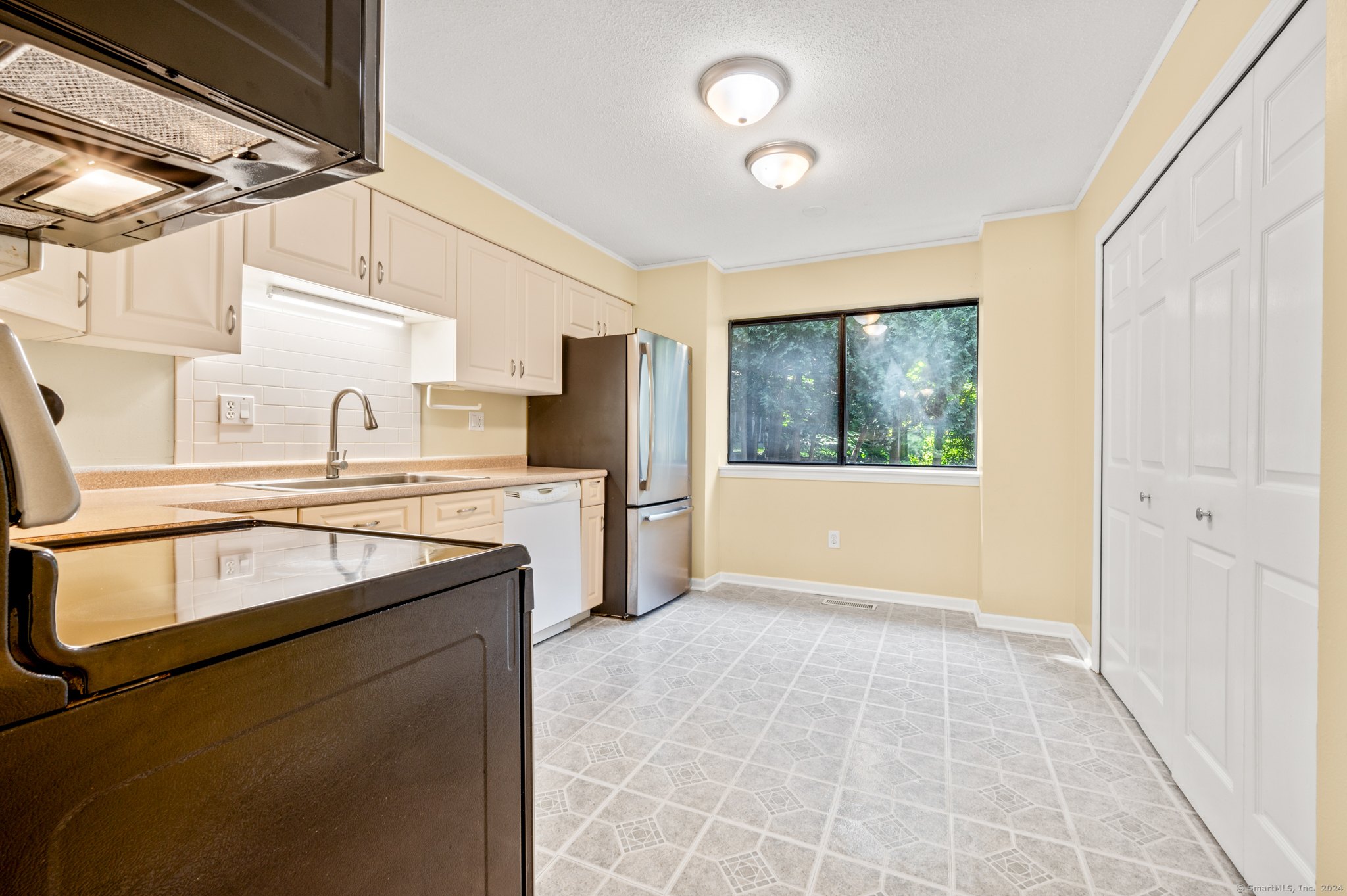 250 Conestoga Way Glastonbury CT 06033