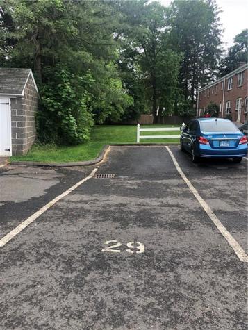 52 Robin Road West Hartford CT 06119