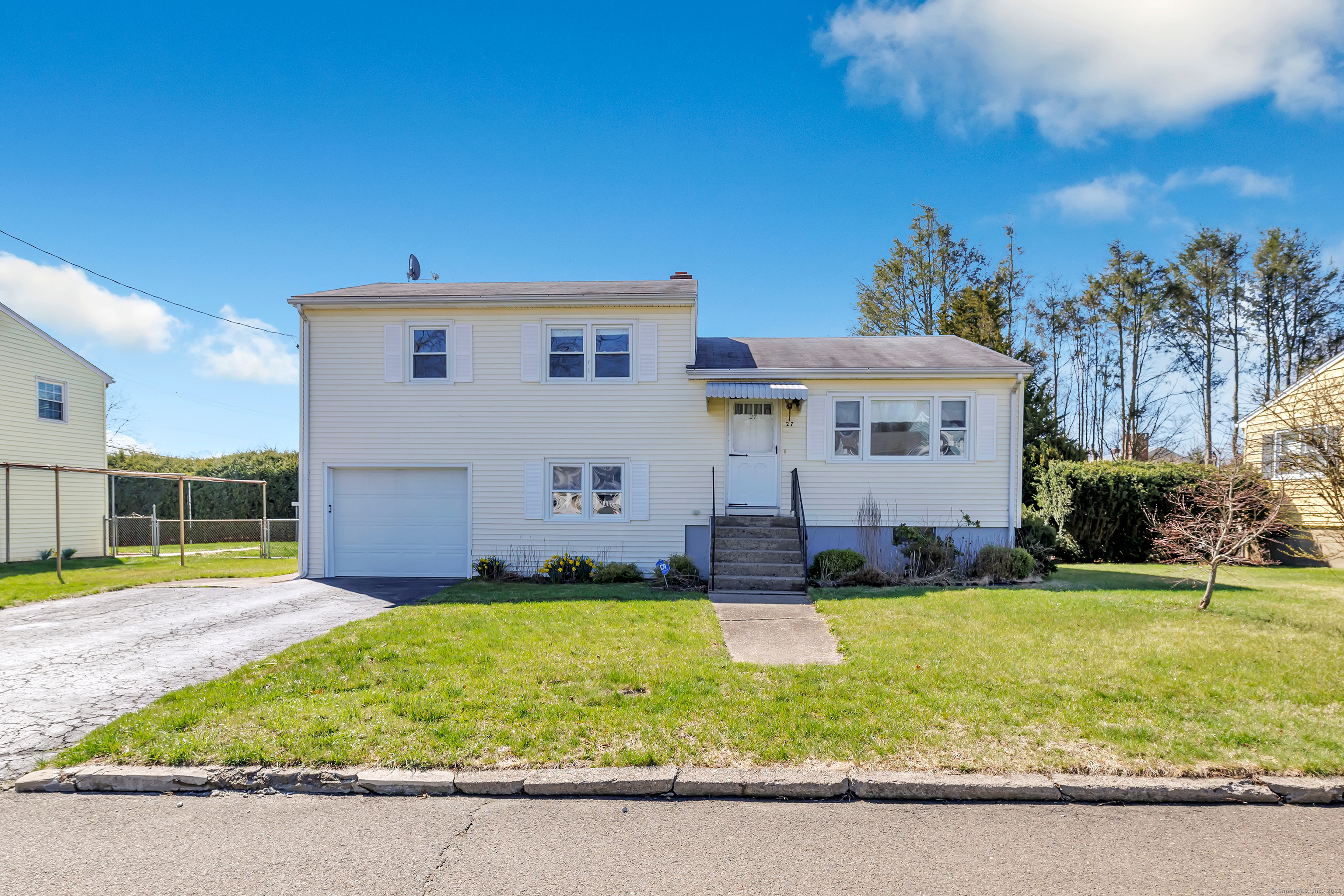 27 Ranch Drive Bridgeport CT 06606