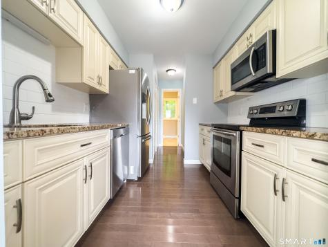 19 Twin Oaks New Milford CT 06776