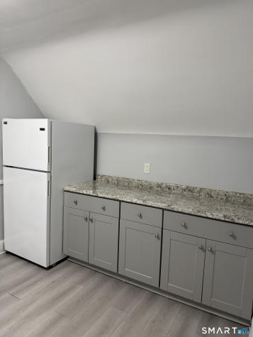 220-222 3rd FL Alpine Street Bridgeport CT 06610