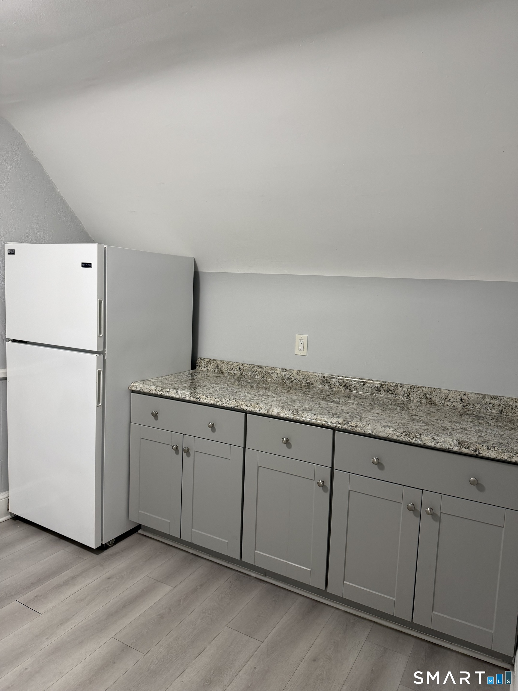 220-222 3rd FL Alpine Street Bridgeport CT 06610