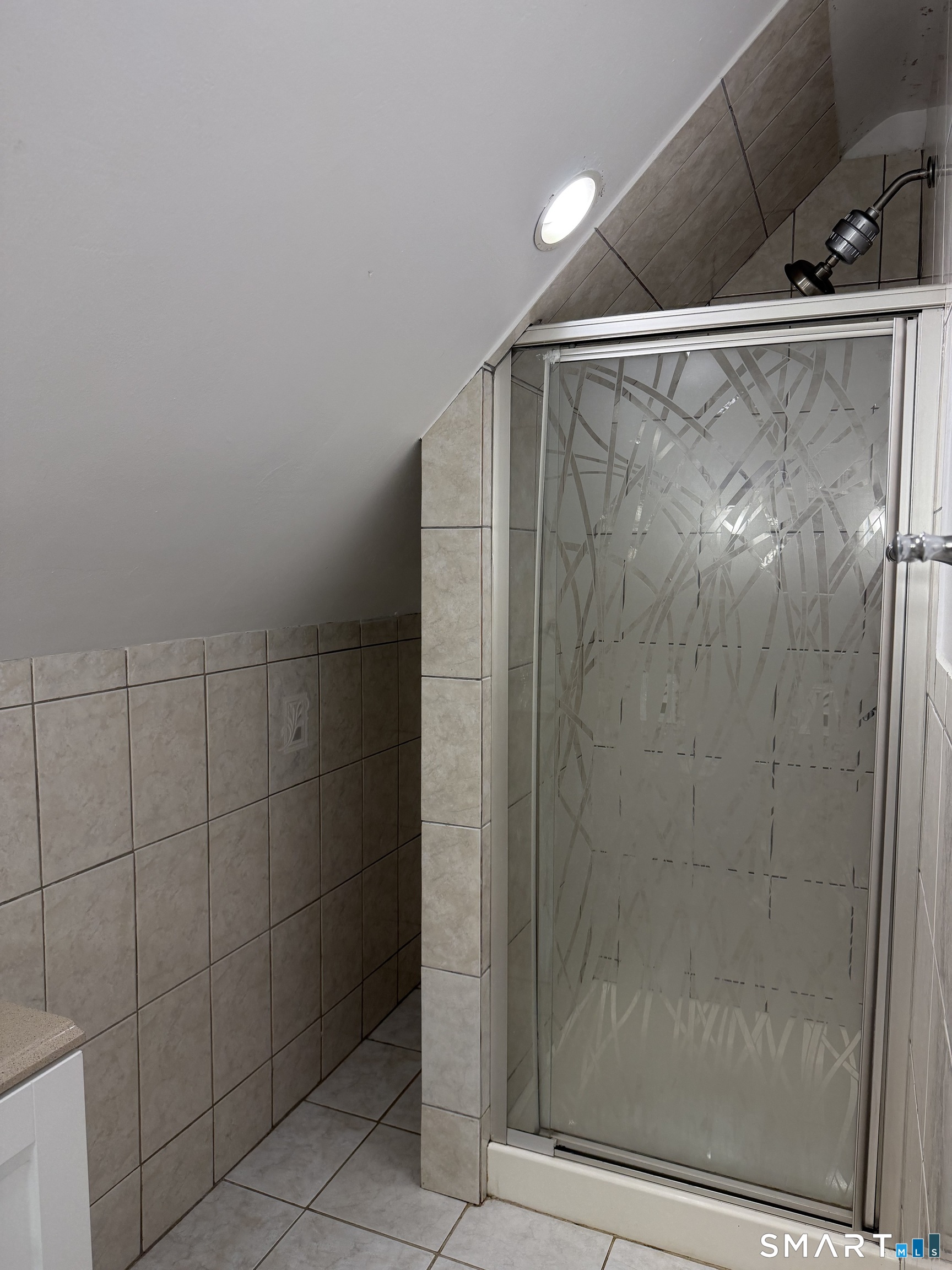 220-222 3rd FL Alpine Street Bridgeport CT 06610
