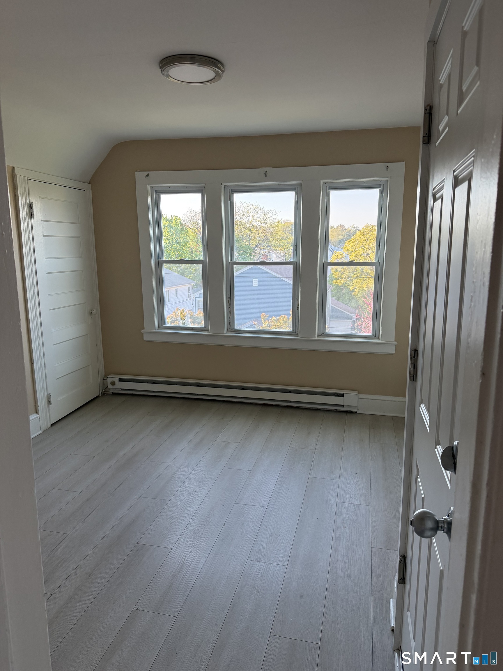 220-222 3rd FL Alpine Street Bridgeport CT 06610