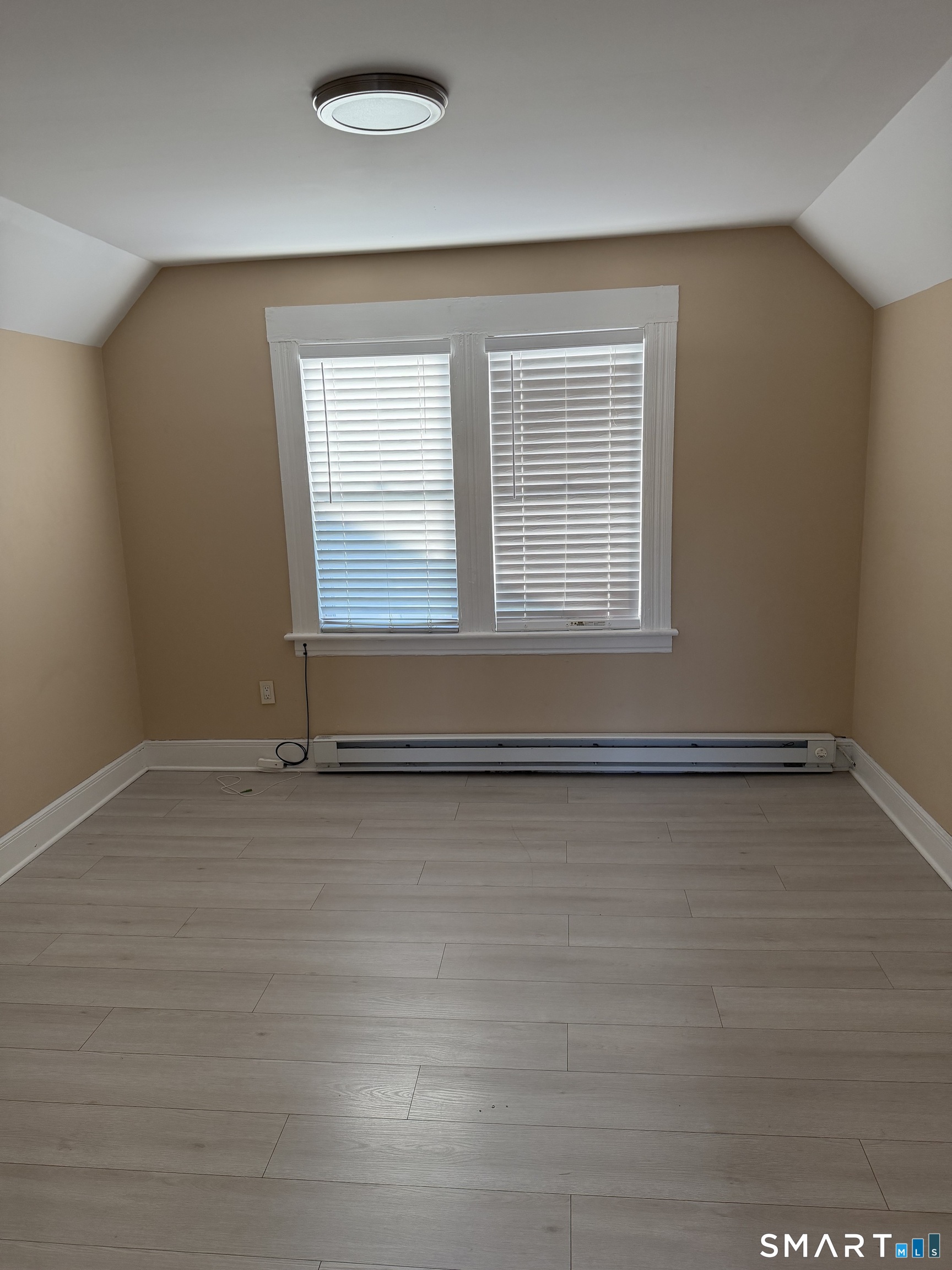 220-222 3rd FL Alpine Street Bridgeport CT 06610