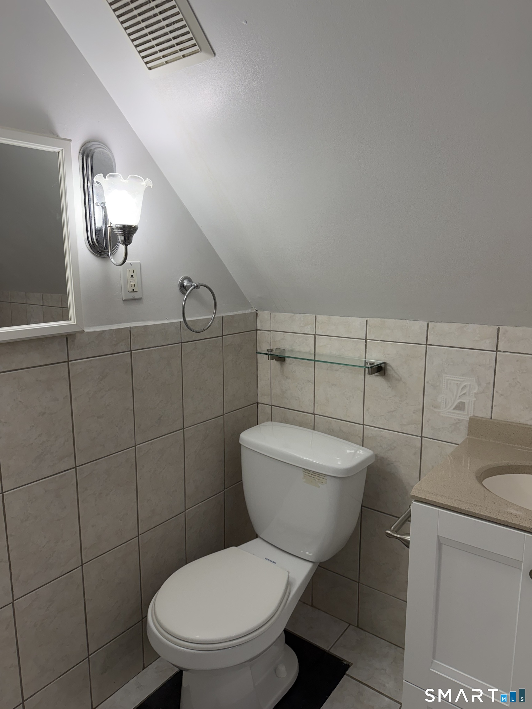 220-222 3rd FL Alpine Street Bridgeport CT 06610
