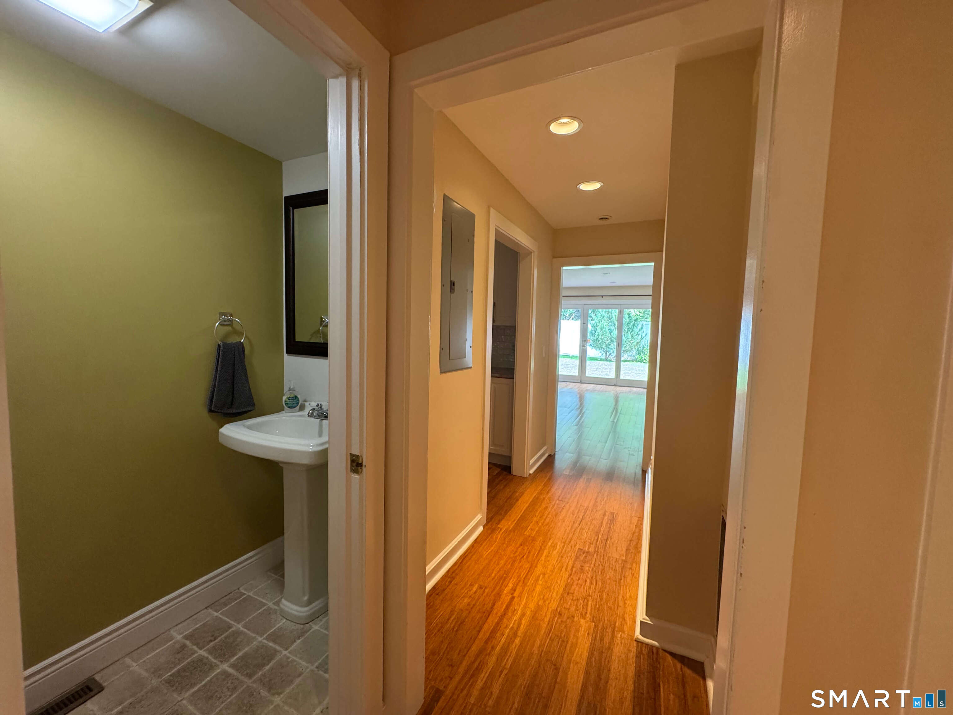 566 Newfield Avenue Stamford CT 06905
