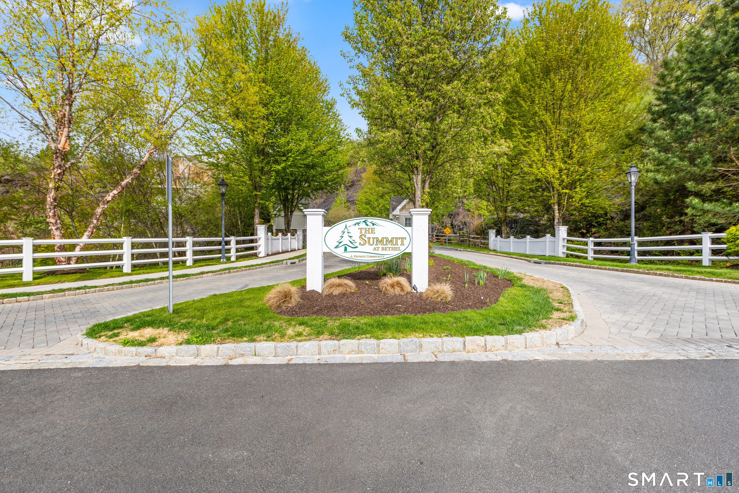 16 Hunting Ridge Lane Bethel CT 06801