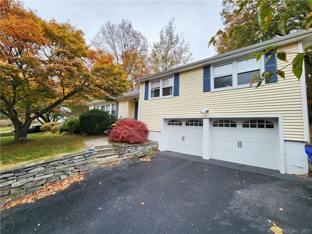 136 Orchard Hill Lane Fairfield CT 06824