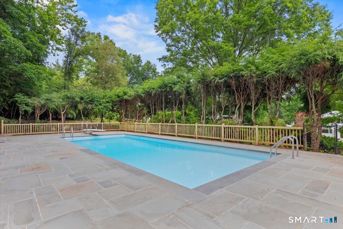 10 Bowman Drive Greenwich CT 06831