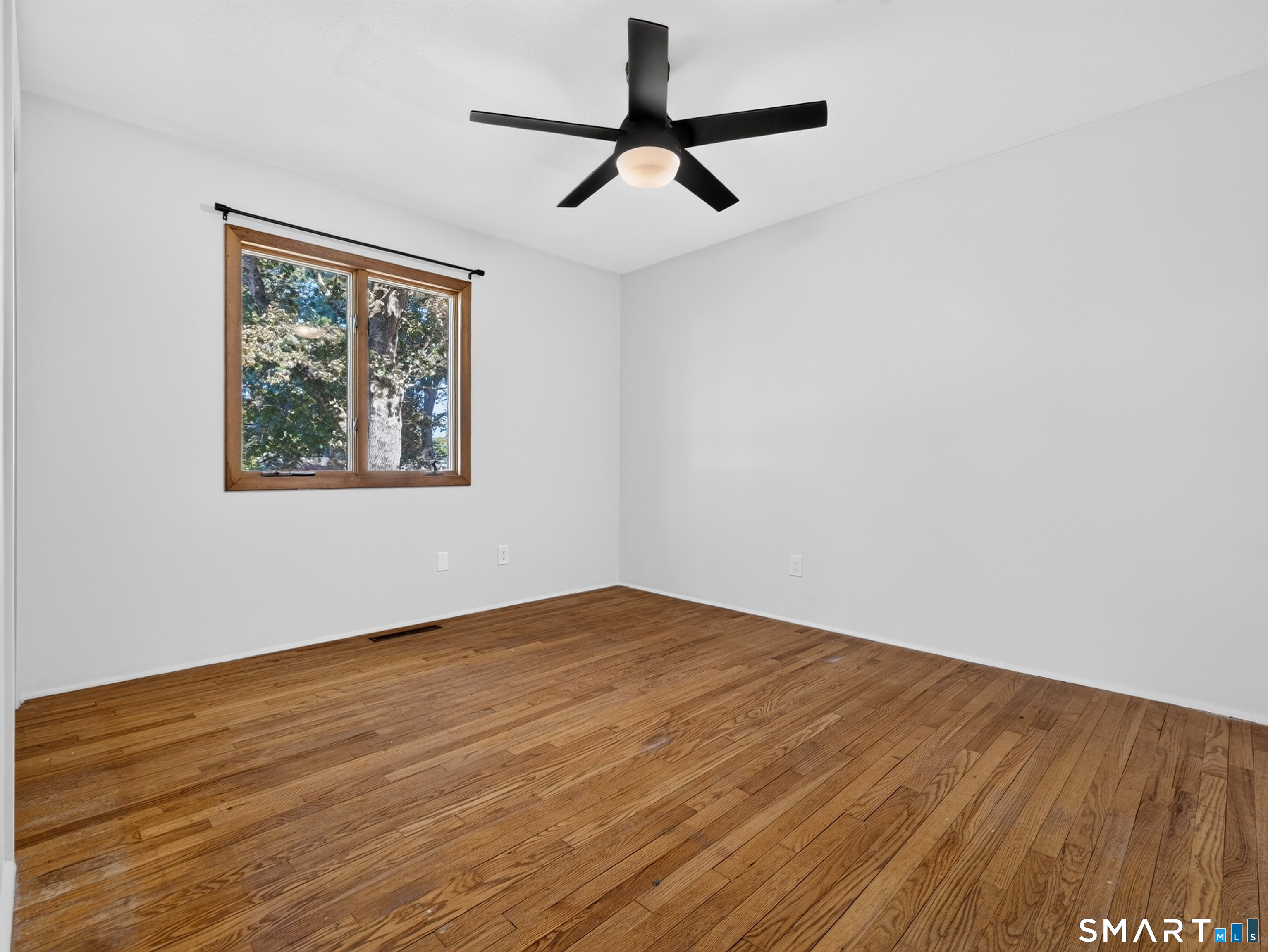 33 Cindy Lane Groton CT 06355