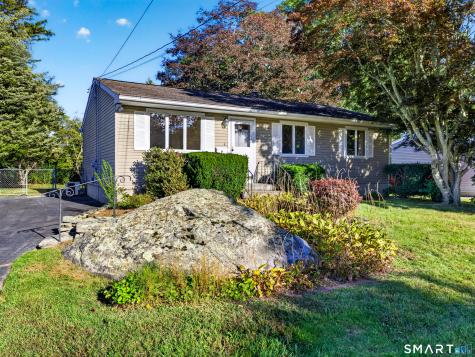 33 Cindy Lane Groton CT 06355