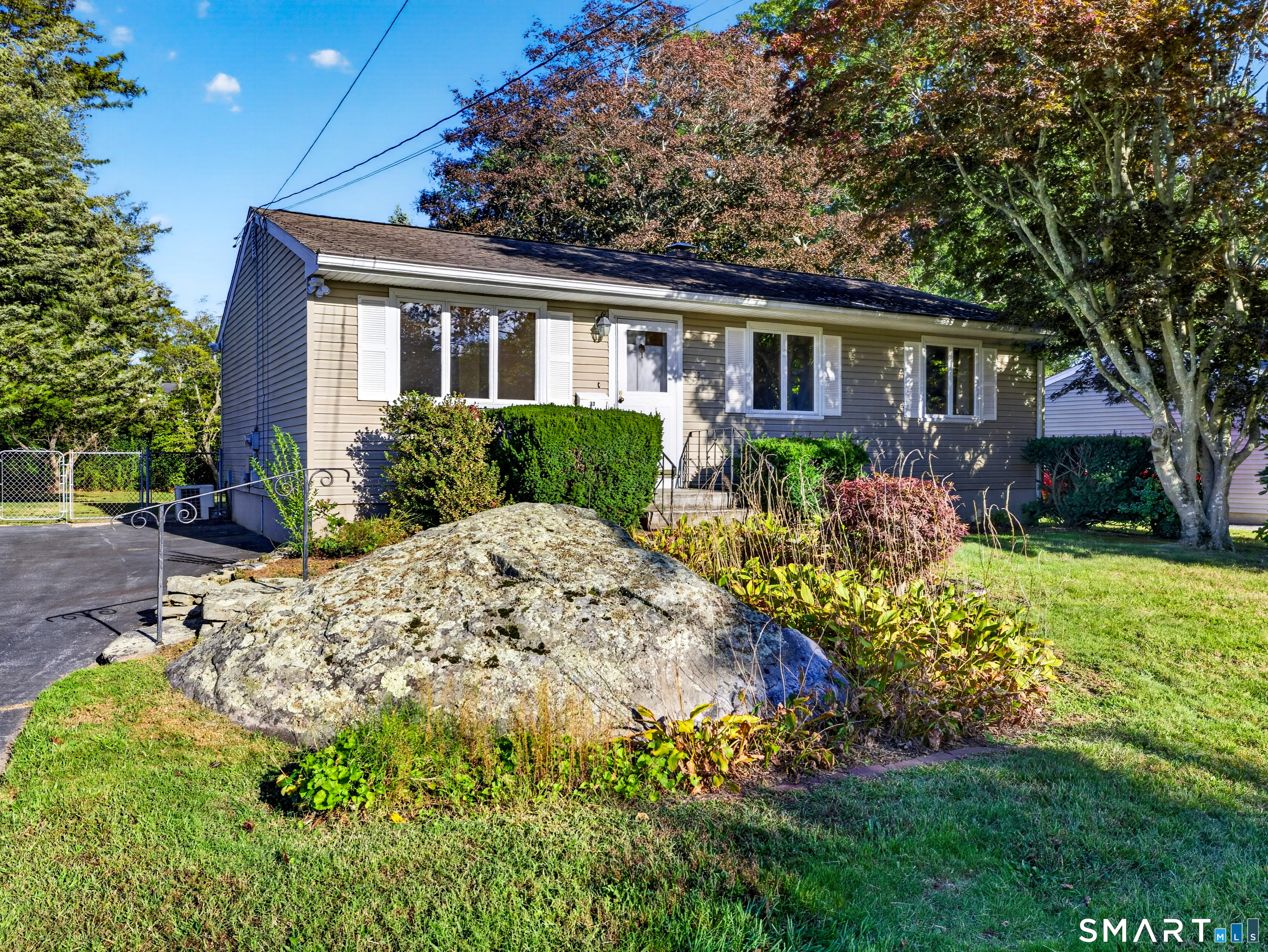 33 Cindy Lane Groton CT 06355