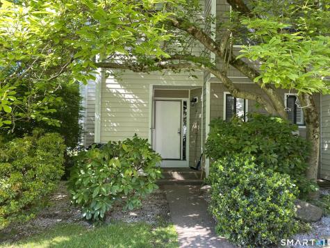 14 Currier Court Cheshire CT 06410