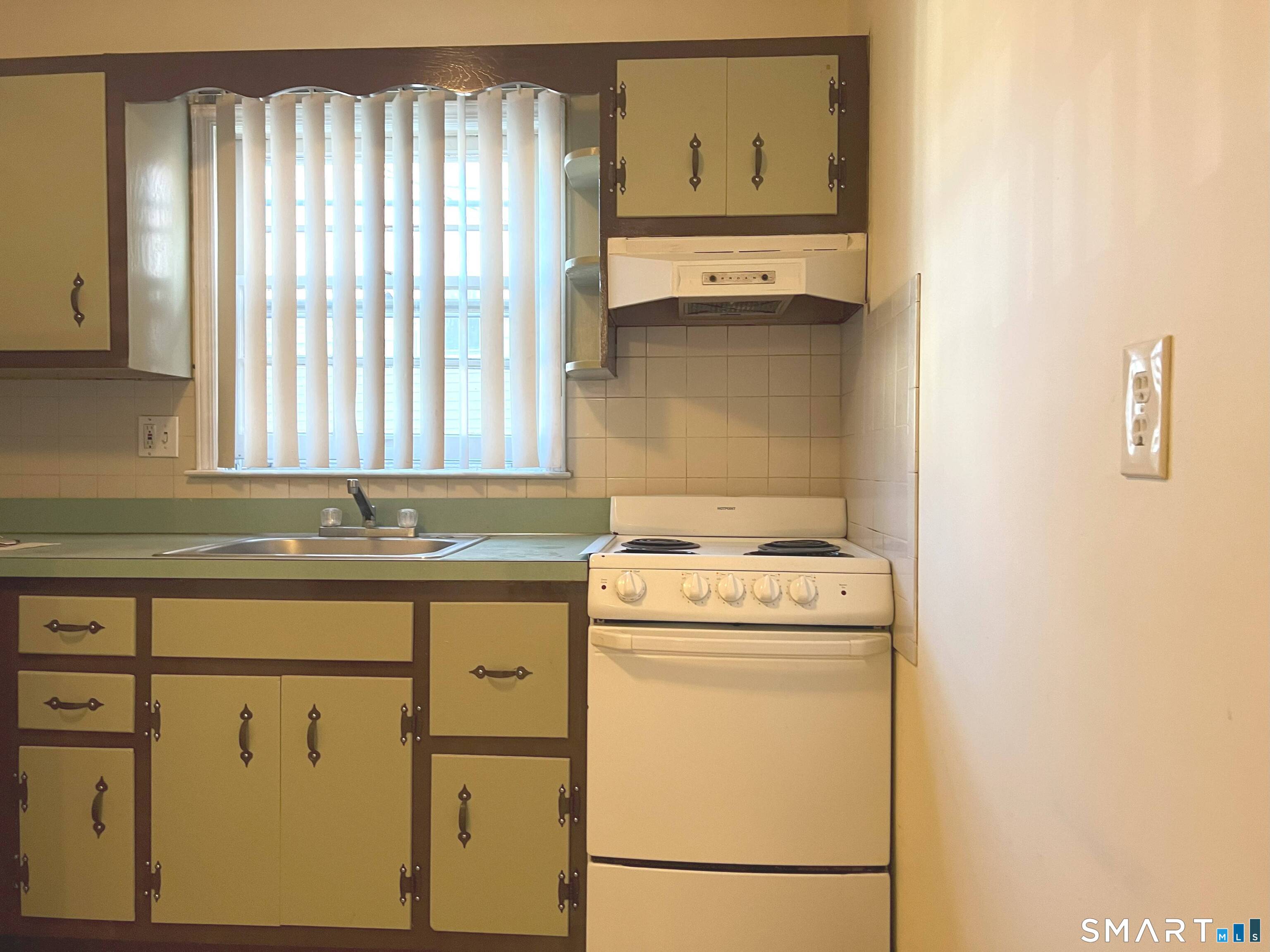 1044 Campwelll Avenue West Haven CT 06551