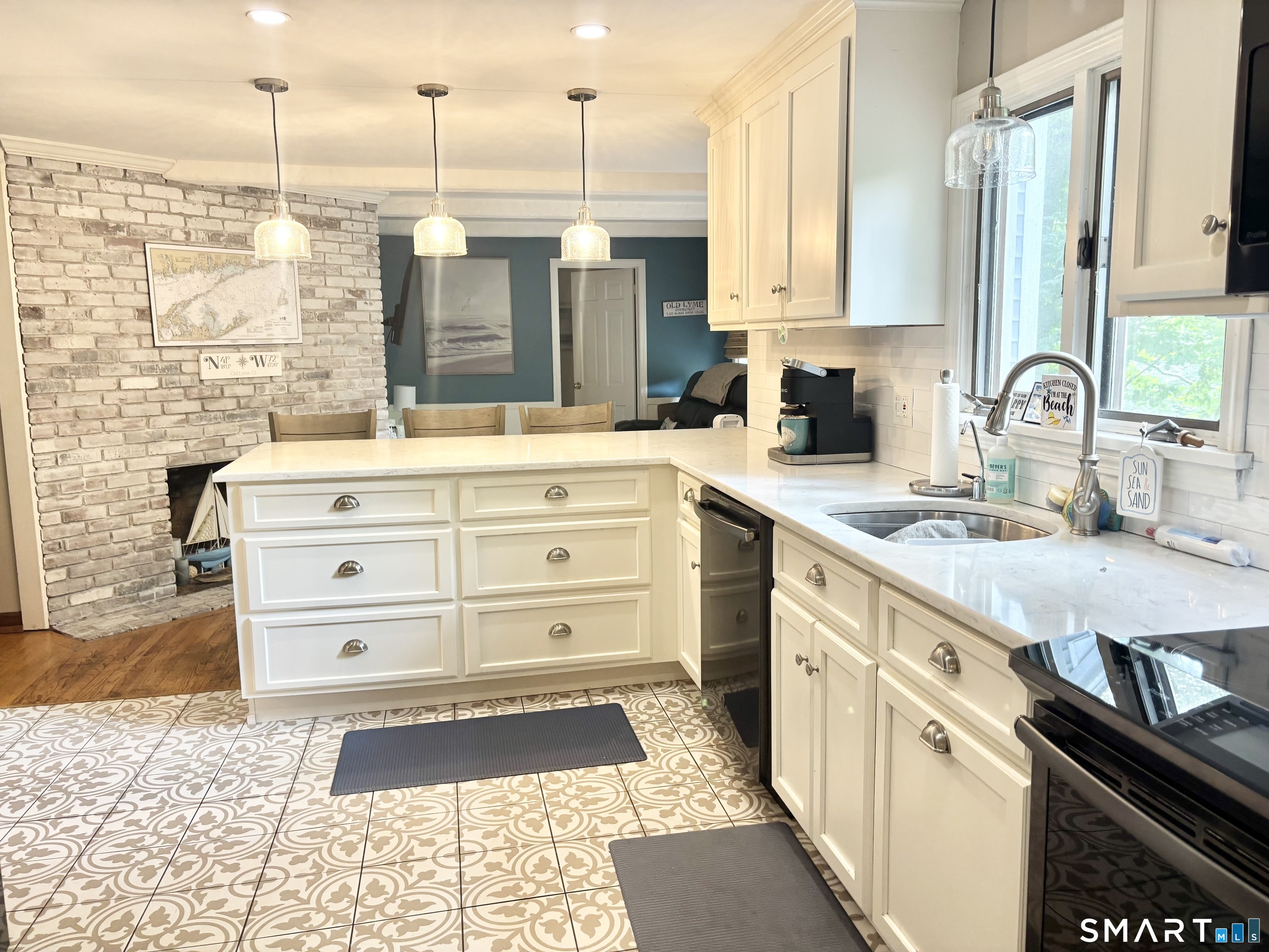 2 Oakridge Drive Old Lyme CT 06371