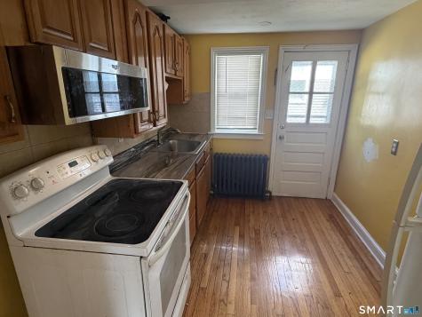 2 Barber Street Windsor CT 06095