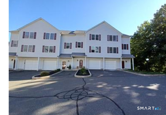 11 Mannions Lane Danbury CT 06810