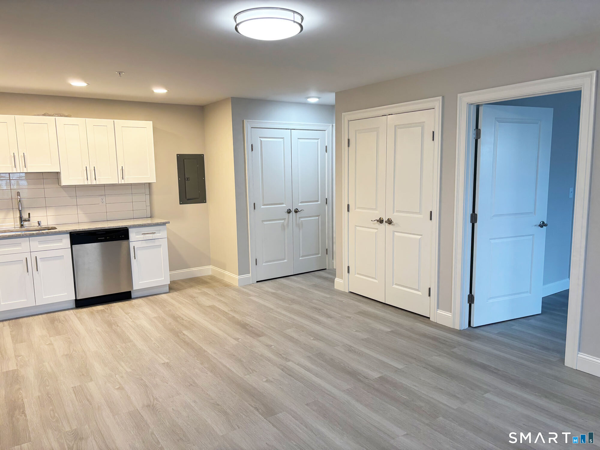 1916 Post Road Fairfield CT 06824