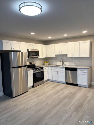 1916 Post Road Fairfield CT 06824