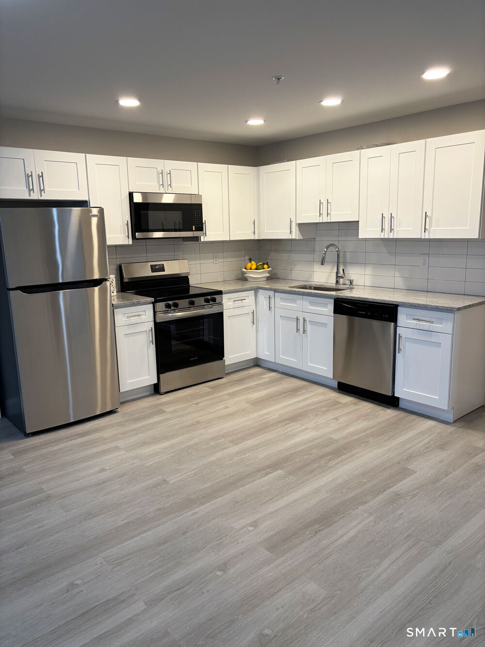 1916 Post Road Fairfield CT 06824