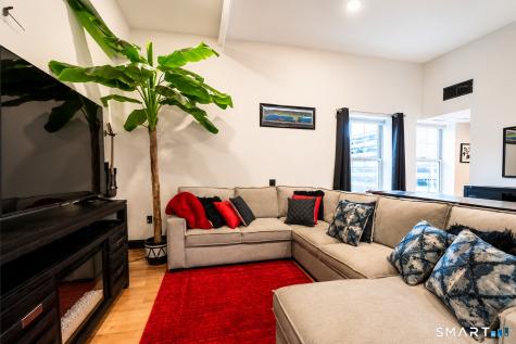 196 Crown Street New Haven CT 06519