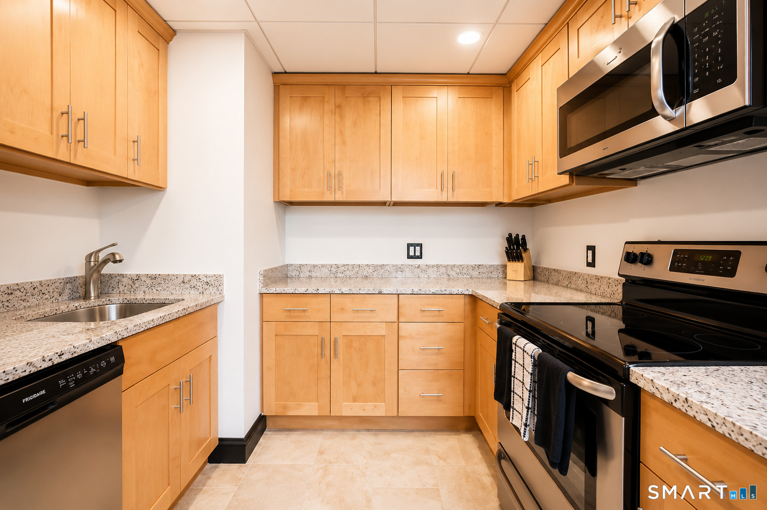 196 Crown Street New Haven CT 06519