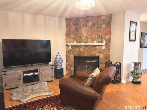 172 Beacon Hill Common Beacon Falls CT 06403