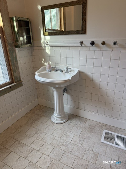165 Main Street Essex CT 06442