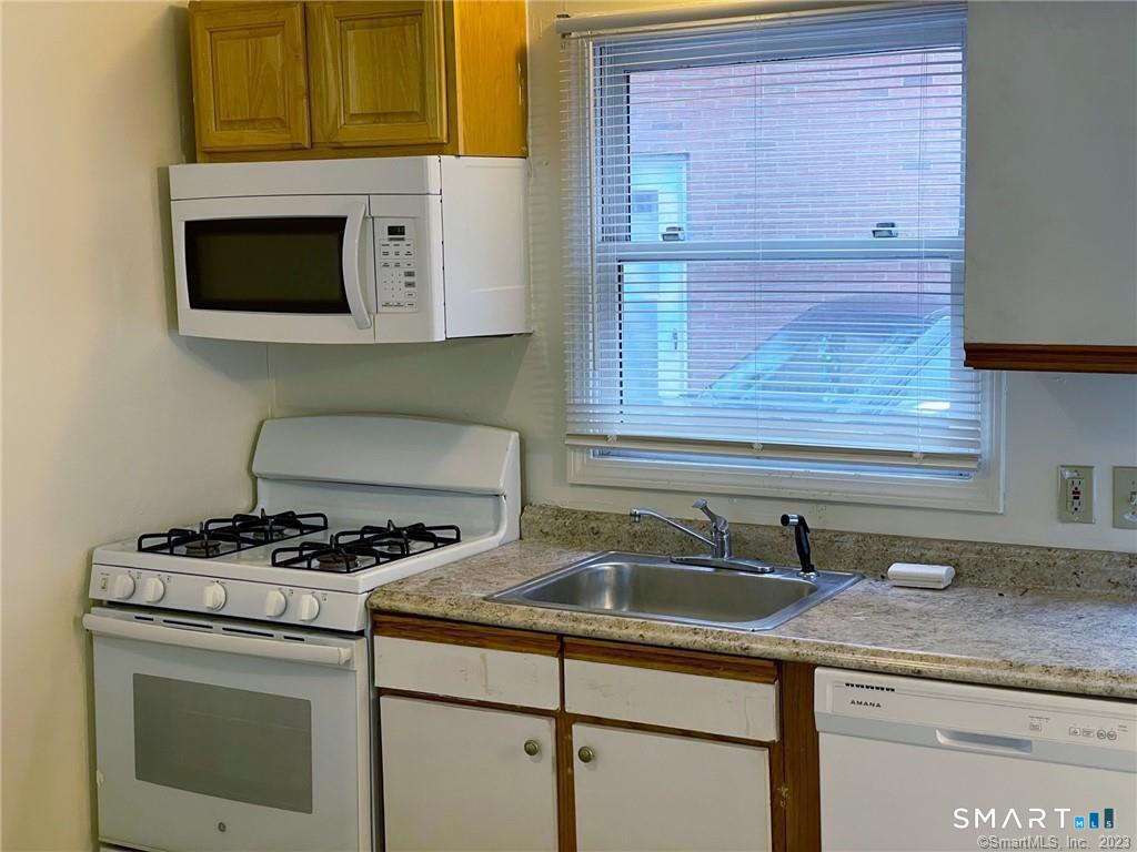 663 Newhall Street Hamden CT 06517