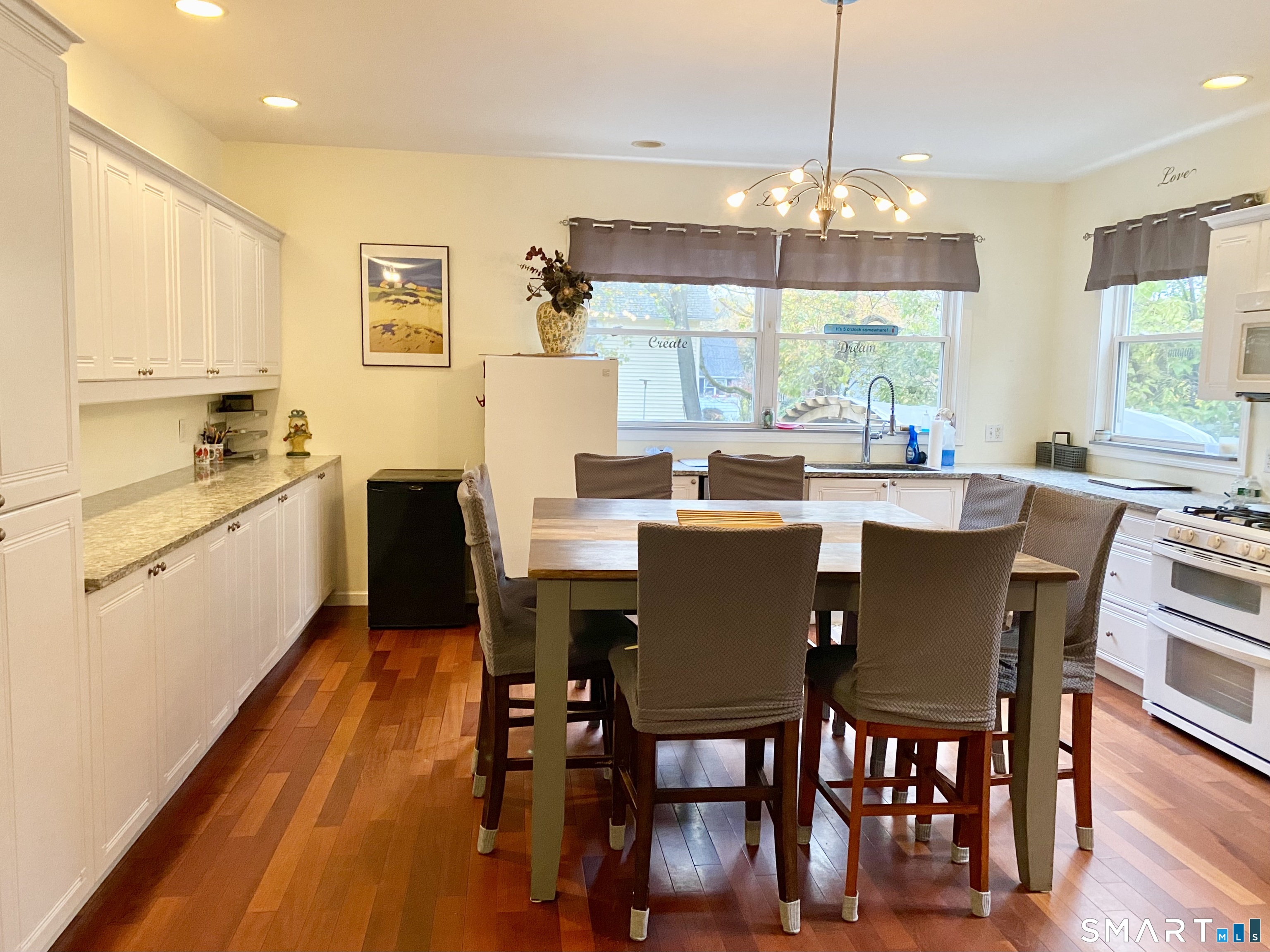 1908 Stratfield Road Fairfield CT 06825