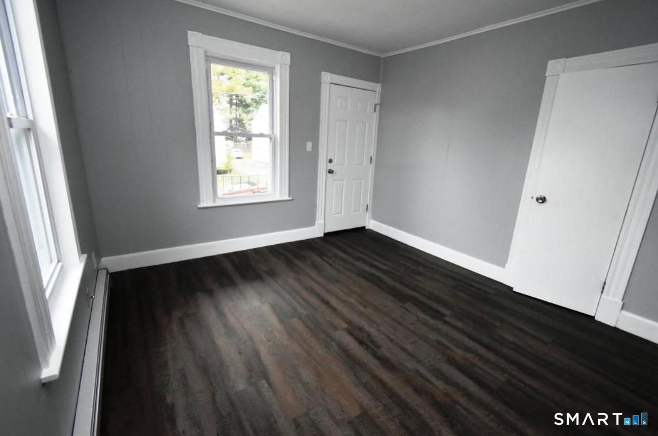 16 Crown Street Bristol CT 06010