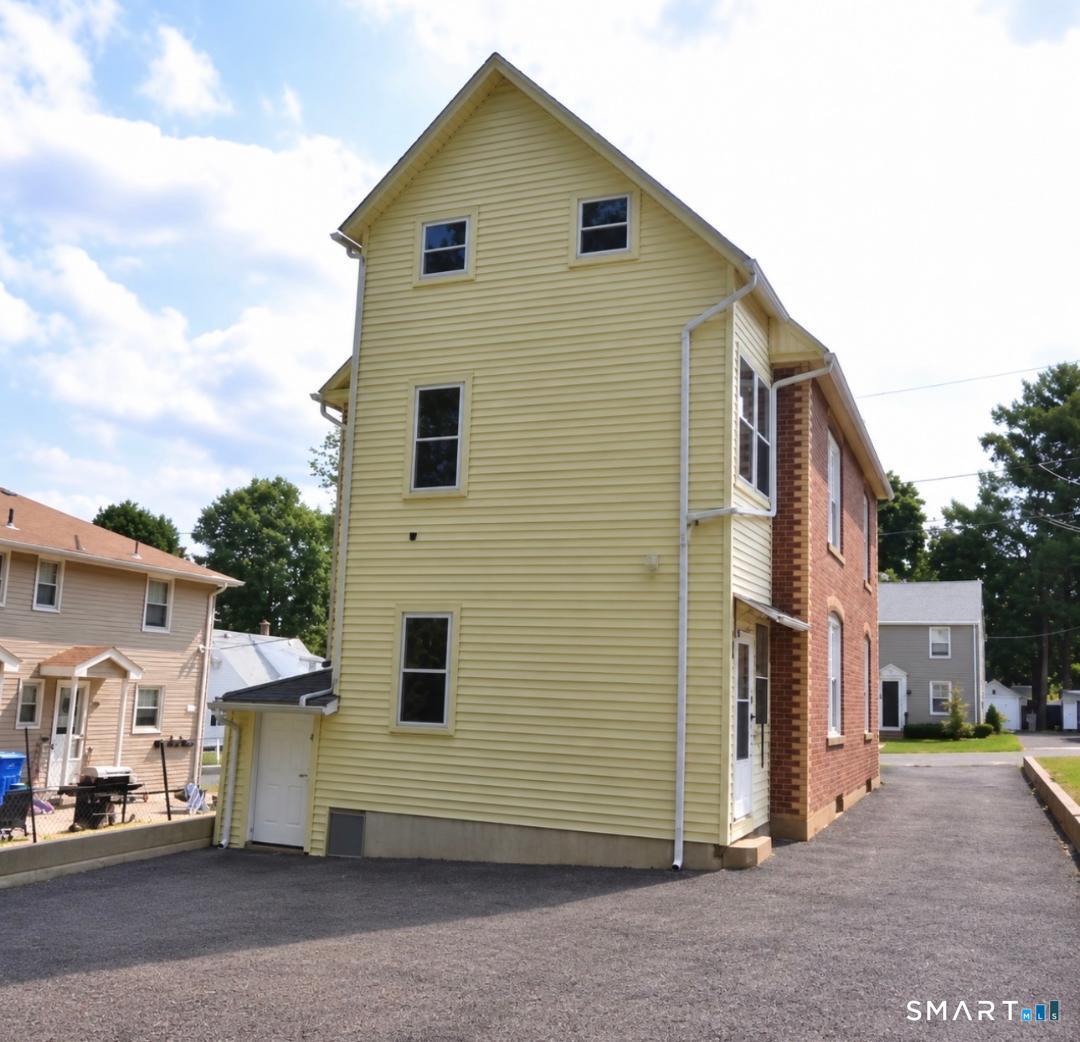 16 Crown Street Bristol CT 06010