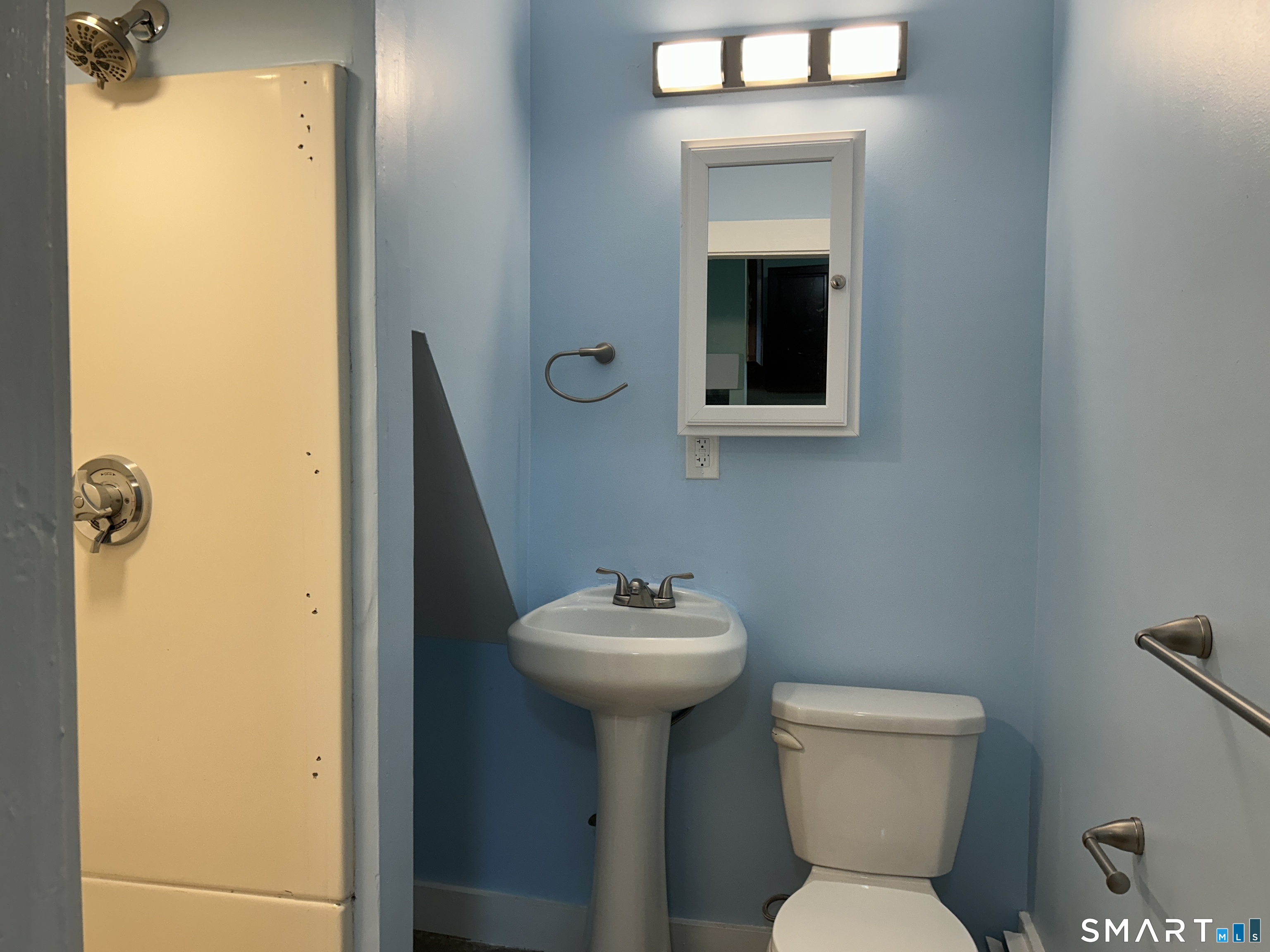 27 Jay Street New London CT 06320