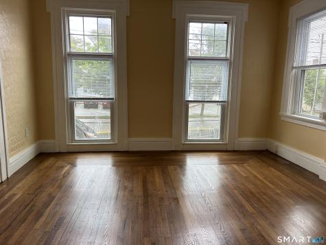 27 Jay Street New London CT 06320