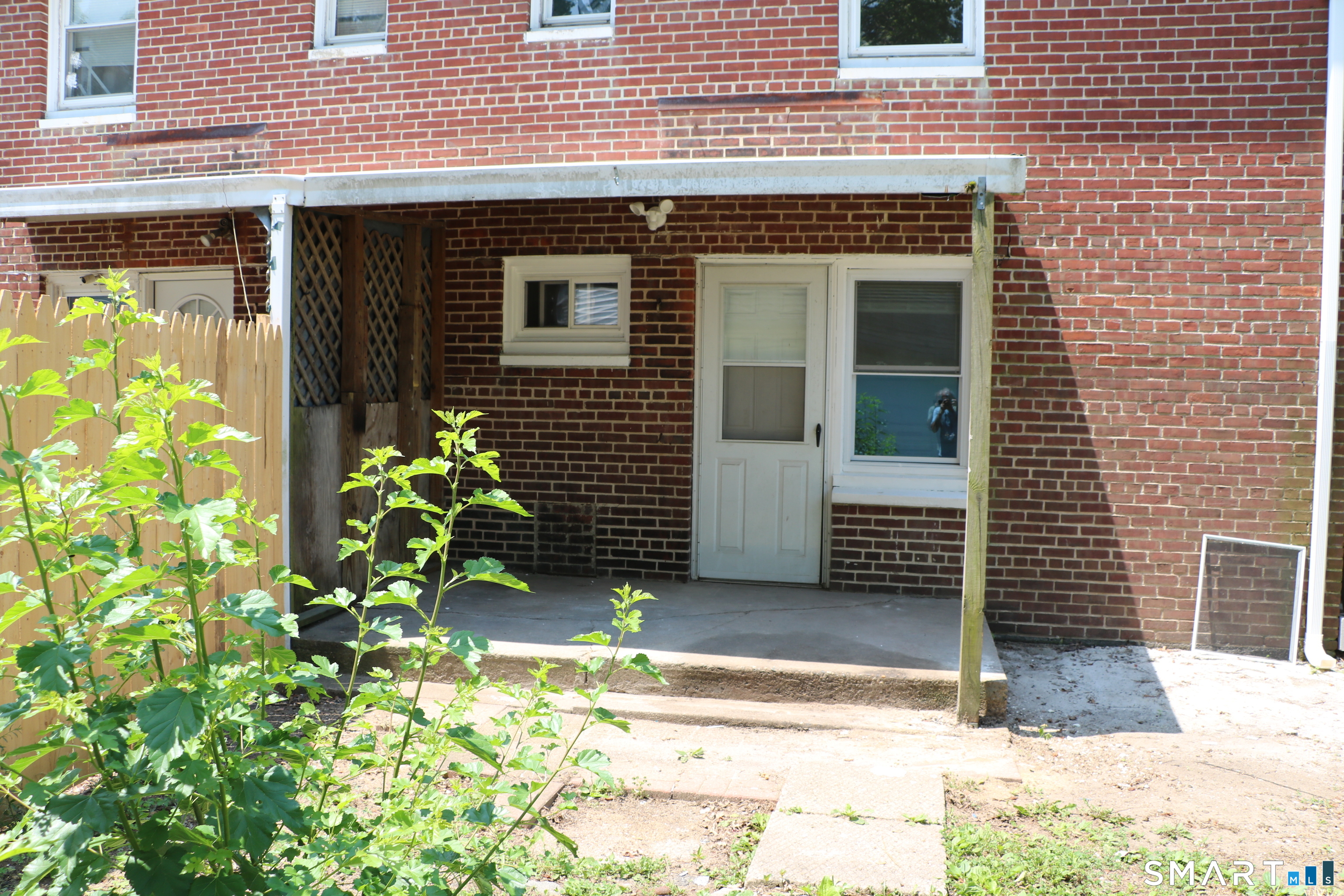 264 Pearl Harbor Street Bridgeport CT 06610