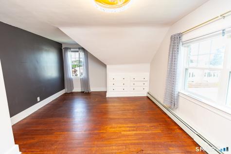 1 Middle Street Waterford CT 06385