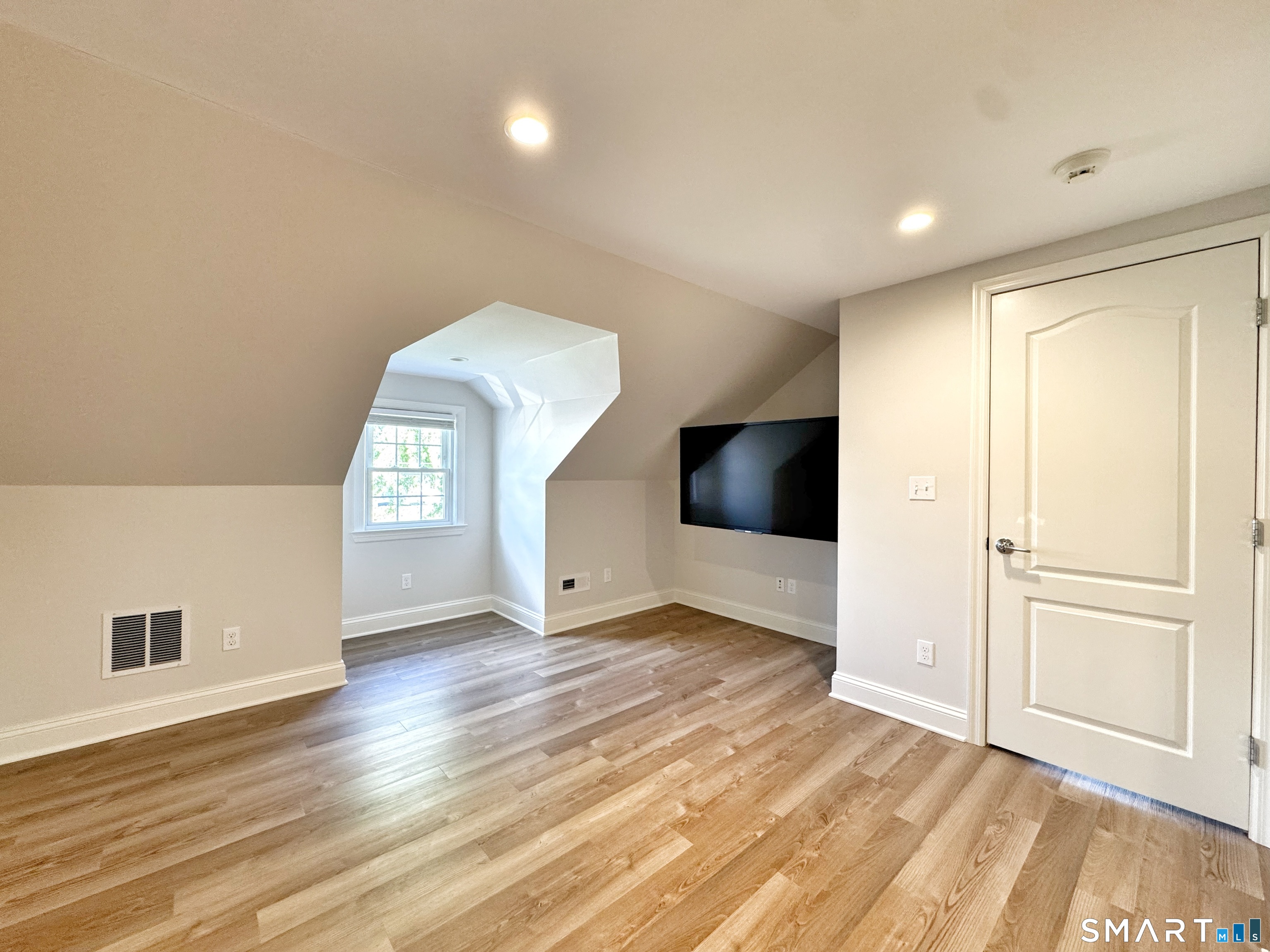 93 Givens Avenue Stamford CT 06902
