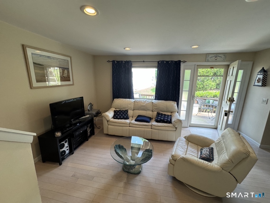 7 Clearwater Lane East Hampton CT 06424