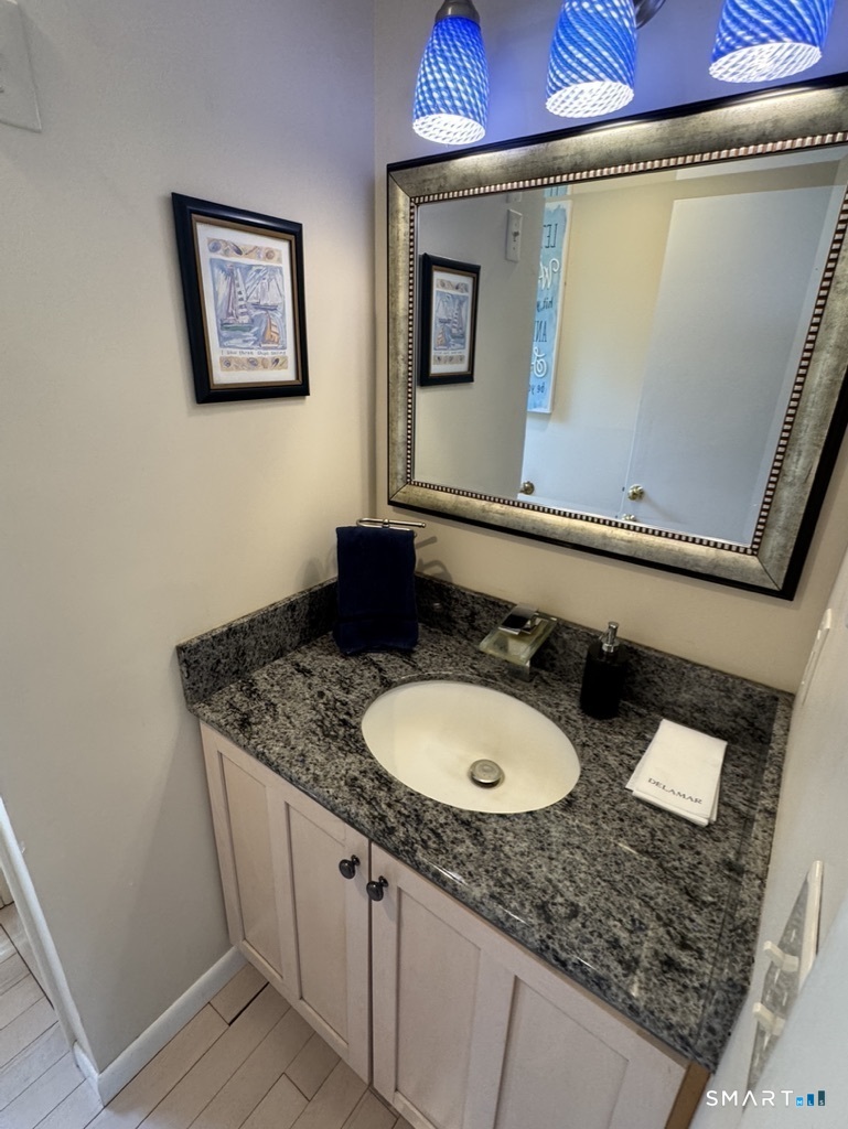 7 Clearwater Lane East Hampton CT 06424