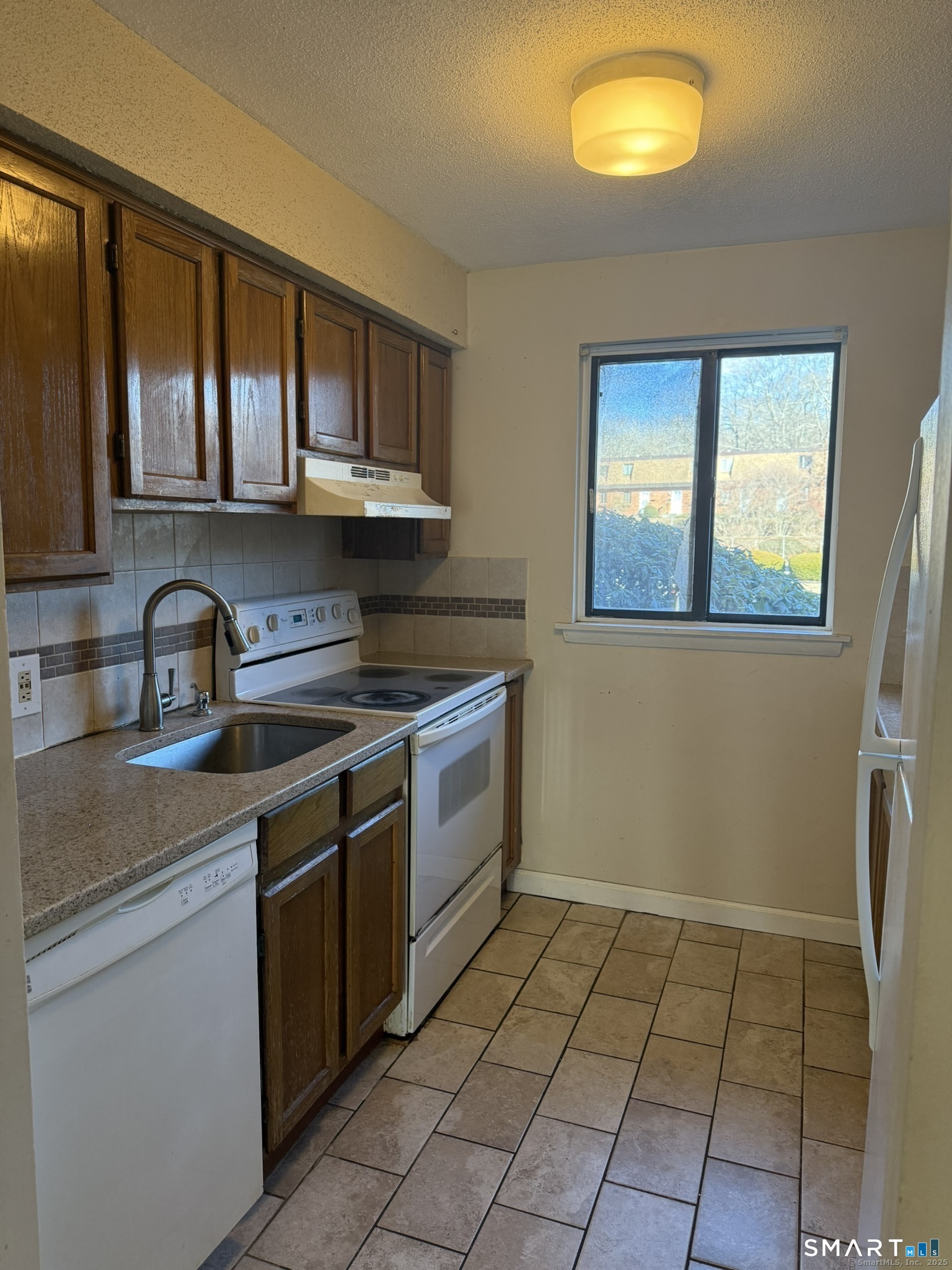 11 King Arthur Drive East Lyme CT 06357