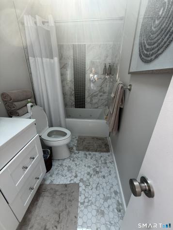19 White Top Lane Guilford CT 06437