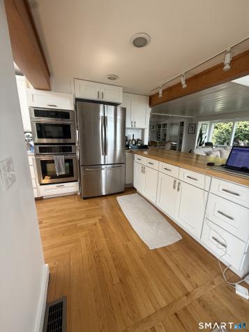 19 White Top Lane Guilford CT 06437