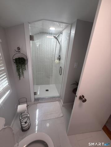 19 White Top Lane Guilford CT 06437