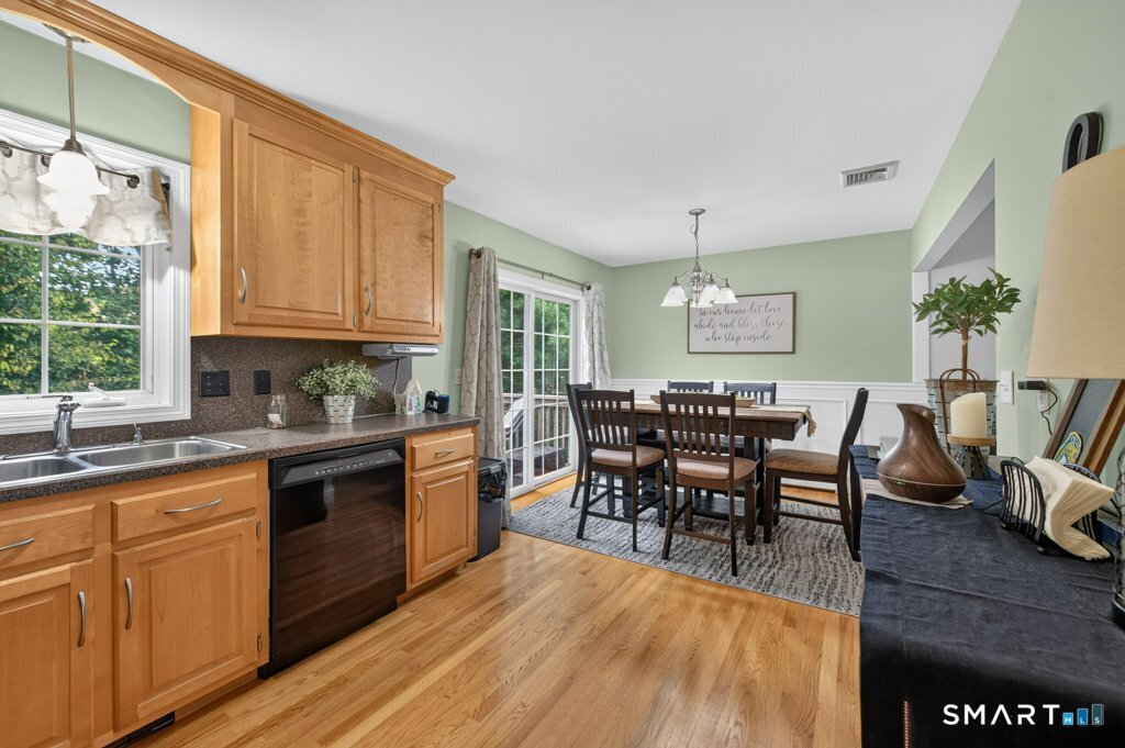 600-09 Main Street Southington CT 06479