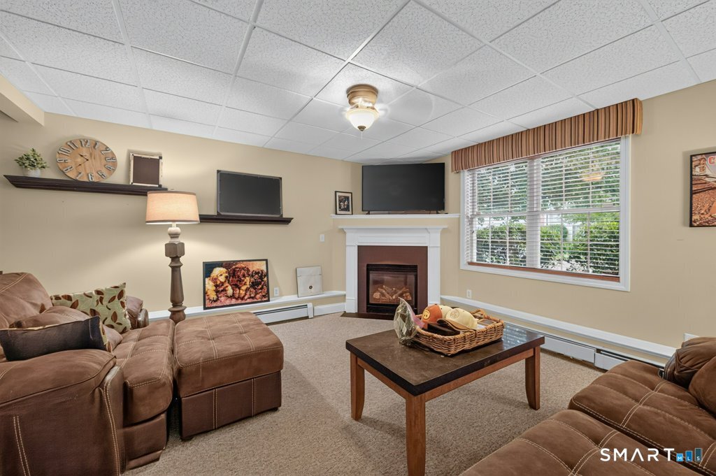 600-09 Main Street Southington CT 06479